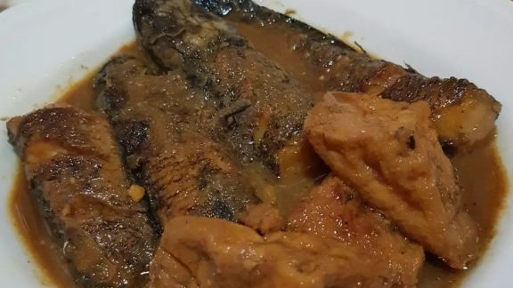 Cara Bikin Semur Ikan Gabus, Manis Gurihnya Meresap Sampai ke Dalam!