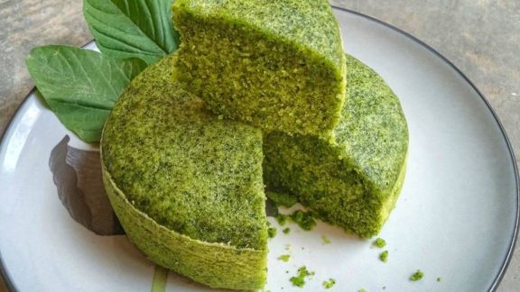 Cara Membuat Bolu Pakai Bayam, Teksturnya Empuk, Dijamin Lebih Sehat!