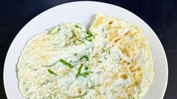 Resep Dadar Putih Telur Daun Kunyit, Simpel Banget, Cocok untuk Anak Kosan