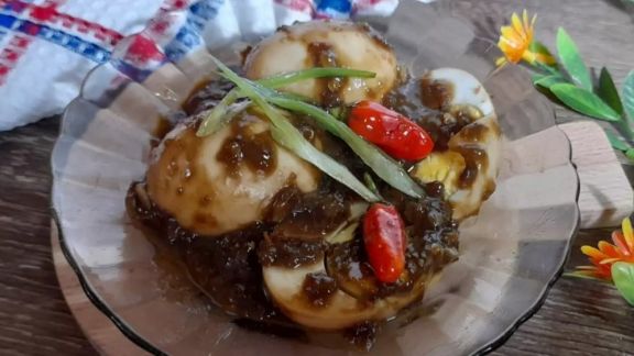 Cara Mudah Bikin Telur Petis, Cocok Disajikan dengan Lontong Sayur, Enak Banget!