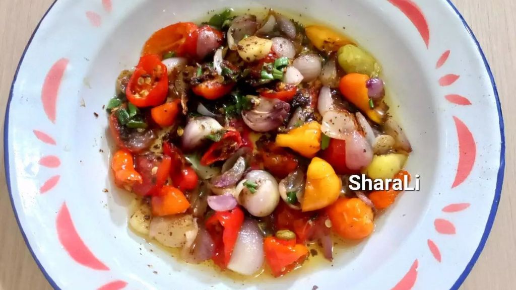 Resep Sambal Tumis Terasi, Makan Pakai Telur Dadar Makin Sedep!