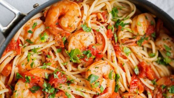 Bisa Jadi Ide Makan Malam Simple, Ini Resep Spaghetti Udang yang Maknyus dan Bikin Nagih, Jajal Yuk Moms!