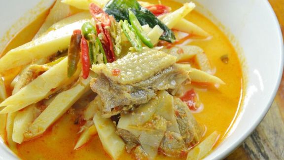 Resep Sup Rebung Ayam, Mudah Buatnya, Rasanya Endolita