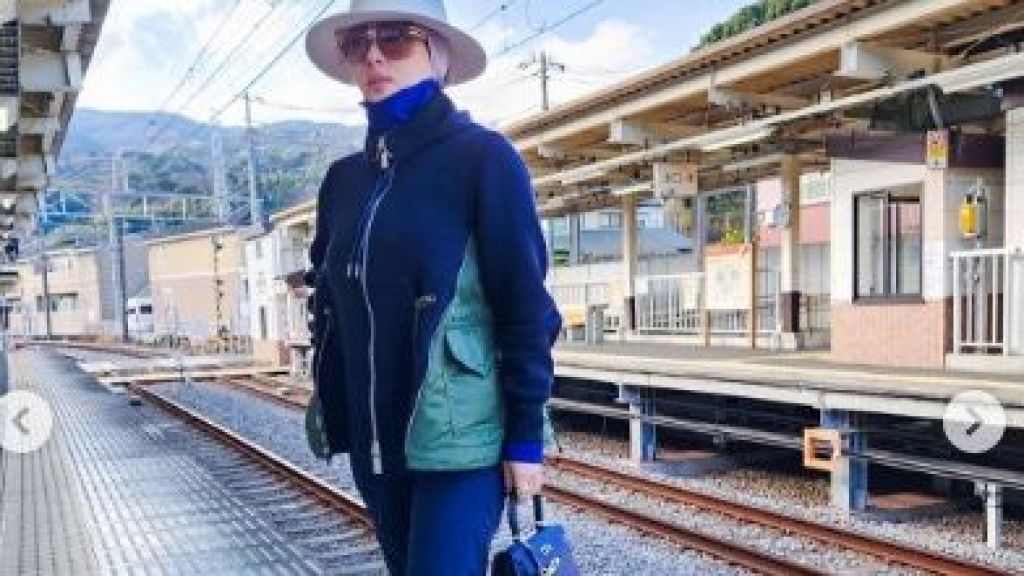 Doyan Pakai Fashion Nyentrik, Wanita Ini Komentari Gaya Syahrini sampai Kena Block, Curhatannya di Media Sosial Viral: Si Anti Kritik!