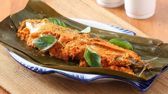 Resep Ikan Pepes Bumbu Rujak, Rasanya Enak Banget, Aromanya Menggiurkan