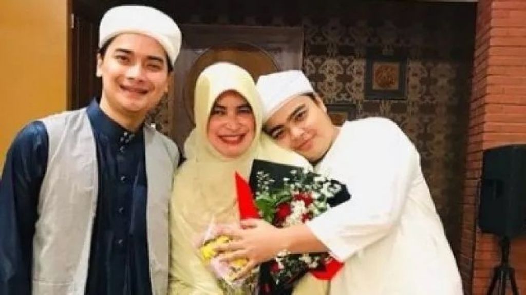 Ibunda Alvin Faiz Dikabarkan Menikah Lagi, Ibu Mendiang Ustaz Arifin Ilham Emosi: Dia Dibawa Kabur Sama Orang, Dia Emang Gak Benar