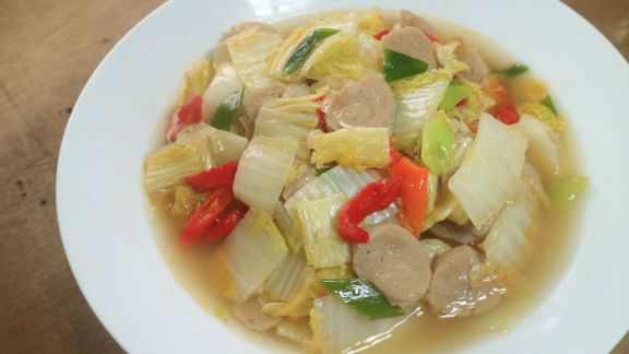 Cara Bikin Oseng Sawi Putih Bakso, Menu Hemat yang Gak Bikin Kantong Kering!