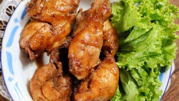 Resep Ayam Goreng Bawang Putih yang Viral di TikTok, Intip da Jajal Yuk Moms!