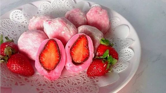 Yummy! Simak Resep Ichigo Daifuku, Mochi Isi Stroberi ala Jepang yang Sempat Viral