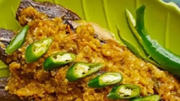 Resep Lele Asap Cabai Hijau, Pedasnya Bikin Nagih