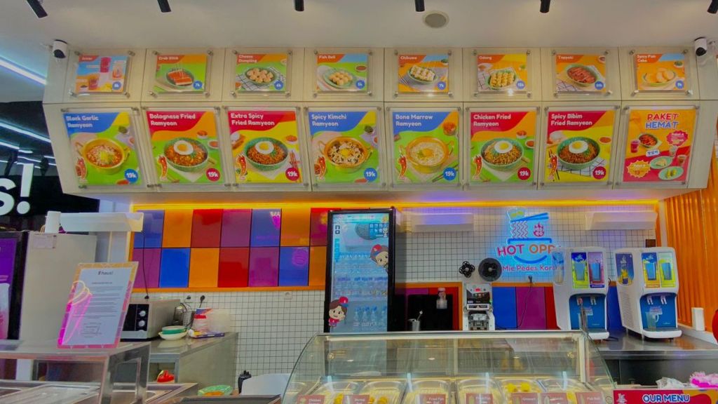 Menjajal Beragam Makanan di Hot Oppa, Resto Khas Korea Selatan dengan Harga Murah Mulai dari Rp5.000-an, Mau?