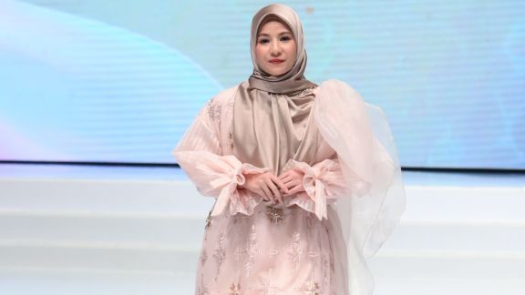 Tampil di Indonesia Fashion Week 2023, Wardah Gandeng 5 Desainer Ternama, Intip Koleksinya Yuk!