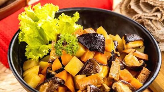Cara Bikin Tumis Kentang Jamur Pakai Sosis, Enak, Praktis, Cocok untuk Menu Sahur!