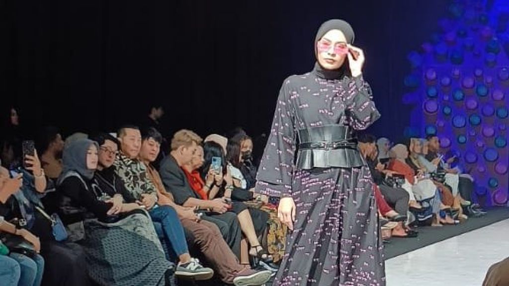 ZM Zaskia Mecca Usung Koleksi Aksara Nusantara di MUFFEST+ 2023, Bisa Jadi Pilihan Beauty yang Anti-Ribet
