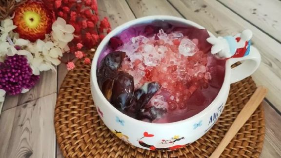 Es Campur Pakai Kurma dan Madu, Minuman Manis yang Bisa Menambah Tenaga Saat Lemas, Cusss Moms Bikin Sendiri di Rumah