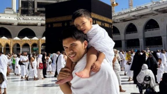 Thariq Bertemu Keluarga Fuji saat Umrah, Gen Halilintar Kena Sentil Lagi: Penghalang Hanya Gen Guludug