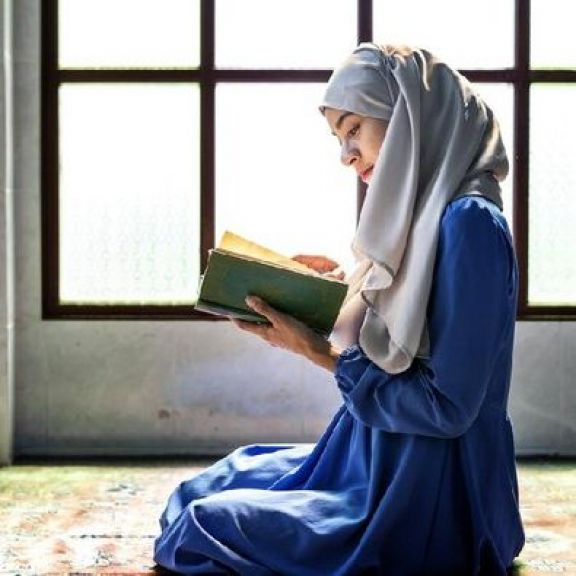 MasyaAllah! 5 Keistimewaan Membaca Ayat Kursi di Bulan Ramadan, Berkah Mengalir Deras