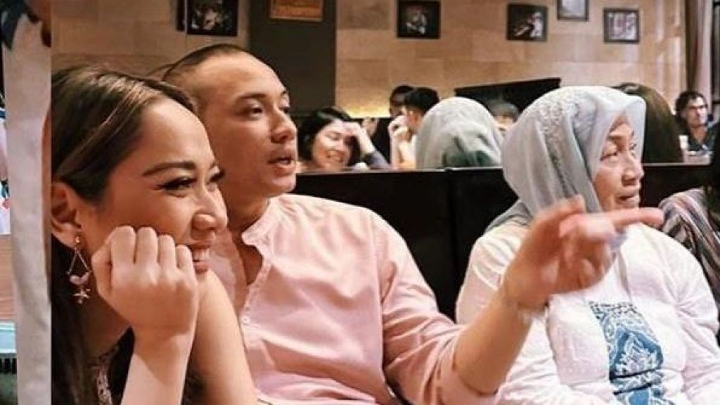 Alamak! Tiko Aryawardhana Suami Bunga Citra Lestari Disebut Mirip Ferry Irawan, Netter Auto Ngeri, Semoga Gak Cuma Modal Cinta Ya!
