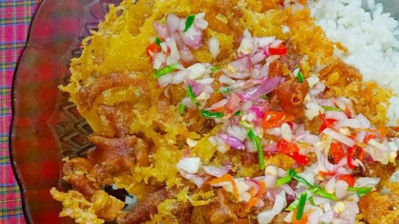 Resep  Usus Crispy Sambal Matah, Renyah, Pedas, Gurih, Pas untuk Teman Nasi Hangat