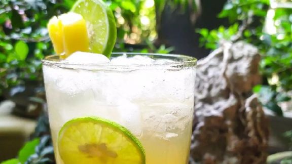 Jangan Langsung Dibuang! Simak Cara Mengolah Kulit Nanas Jadi Minuman Segar, Dijamin Gak Mubazir