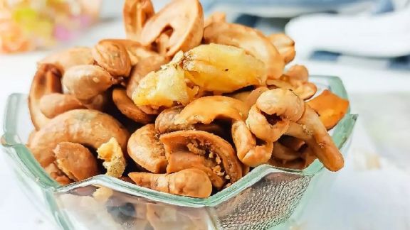 Cara Bikin Camilan Kacang Mede Goreng Bawang Putih, Gurih, Renyah, Anak-anak Pasti Suka