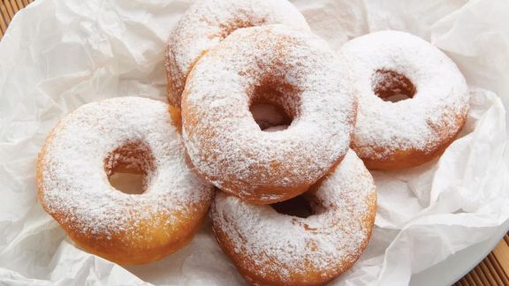 Dijamin Lembut dan Enak, Ini Resep Donat Sederhana Anti Gagal! Cocok Banget Moms untuk Ide Camilan Si Kecil!