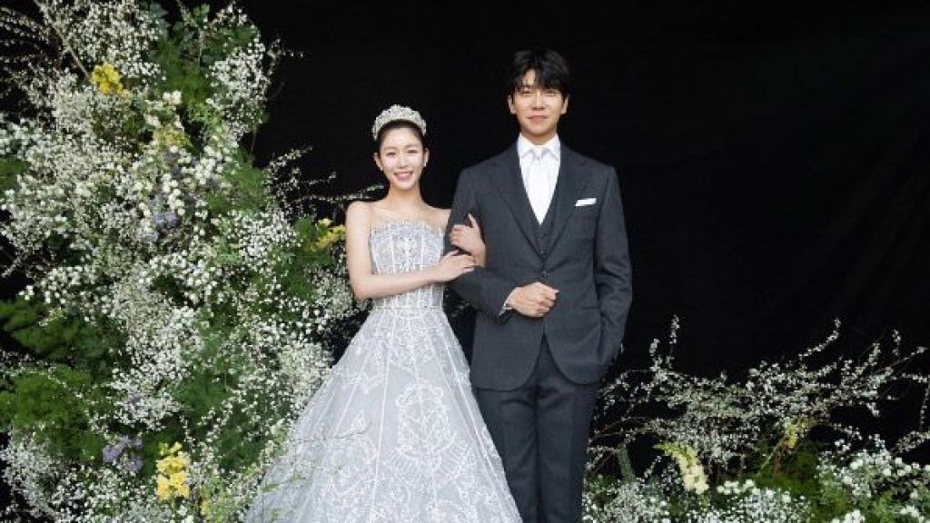 Istri Lee Seung Gi Pakai Mahkota Besar saat Menikah, Panen Sindiran dari Netizen!
