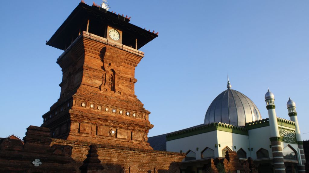 5 Masjid Di Indonesia Dengan Arsitektur Unik, Bisa Jadi Destinasi ...