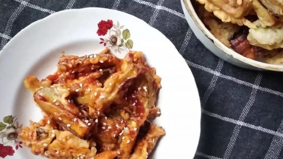 Resep Terong Krispi Saus Pedas Manis, Lauk Sederhana Tapi Bikin Nagih!
