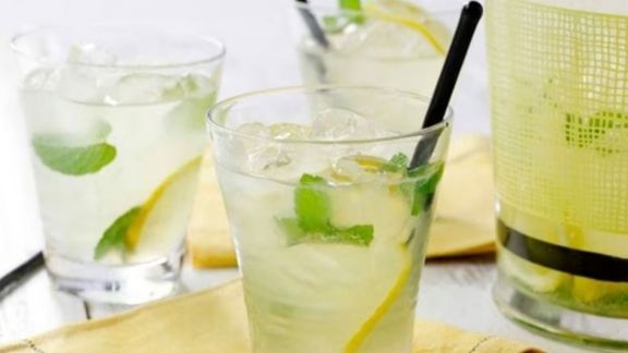 Suegerr! Ini Resep Fresh Squeezed Lemonade ala Mixue yang Bisa Kamu Buat di Rumah untuk Berbuka Puasa, Yummy Banget!