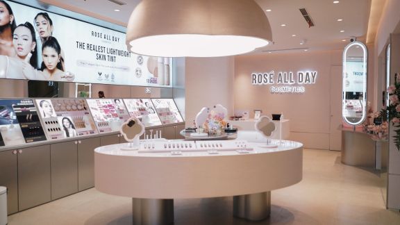 3 Rekomendasi Produk Rose All Day yang Jadi Incaran Jelang Lebaran, Mau Coba Gak Beauty?