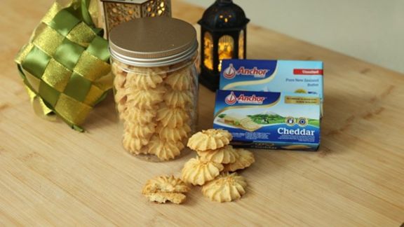 Resep Kue Semprit Keju ala Chef Devina Hermawan, Gampang dan Praktis Banget!