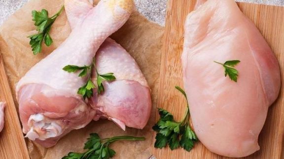 4 Bahaya Kebanyakan Makan Daging Ayam, Mengancam Kesehatan dan Berat Badan Bakal Naik Lho!