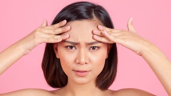 Selain Pakai Skincare Anti Aging, Ternyata Pijat Wajah Bisa Bikin Kulit Jadi Kencang, Yuk Simak 5 Tips Lainnya...