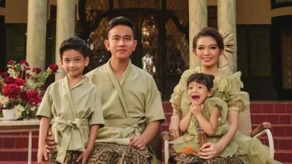 Benar-benar Kocak! Gibran Rakabuming Unggah Foto Keluarga Bikin Netizen Syok: Ya Allah Tobat...