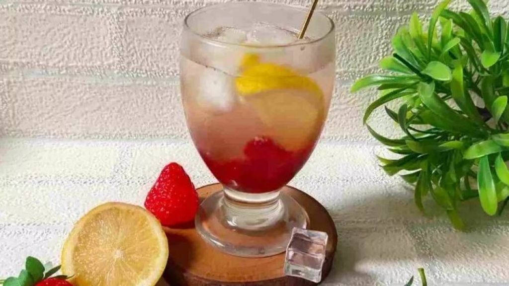 Cara Bikin Strawberry Lemonade, Minuman Penyelamat Ketika Hawa Panas Menyerang, Pasti Bikin Adem!