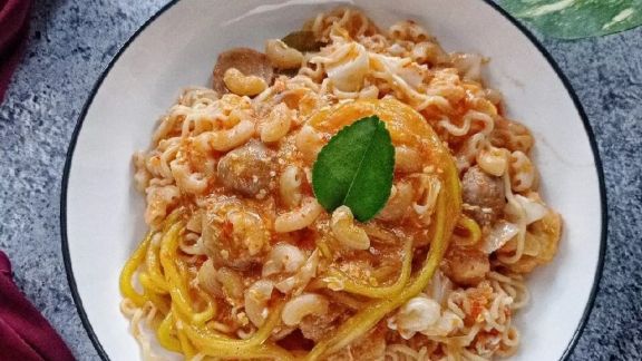 Cara Bikin Seblak Indomie, Pedas, Gurih, Kencurnya Berasa Banget!