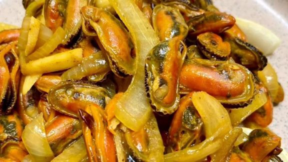 Resep Kerang Hijau Kupas Tumis Bawang Bombay, Campur dengan Nasi Hangat, Auto Nambah!