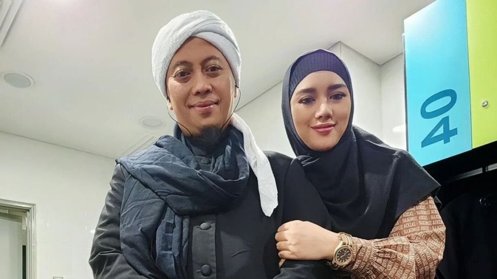 Heboh Kabar Bebi Silvana Minggat, Opick Bantah Sudah Poligami: Allah Jadi Saksi!