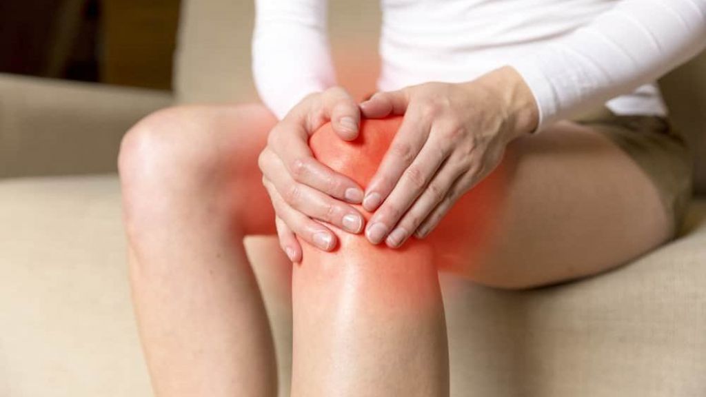 Bukan Cuma Giat Olahraga, 5 Tips Ini Bisa Bikin Kamu Sembuh dari Nyeri Lutut, Jangan Asal Urut Ya!
