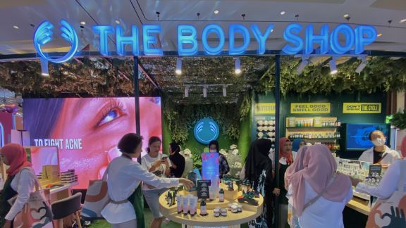 Pakai Dekorasi Bunga Asli hingga Ada Gabriel Prince, Yuk Intip Keseruan Booth The Body Shop Indonesia di Beauty Fest Asia 2023!