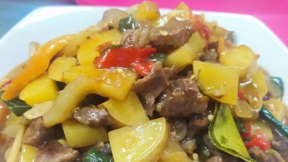 Resep Tumis Kambing Kentang Pakai Daging Kurban, Asam, Pedas, dan Manisnya Pasti Bikin Nafsu Makan PakSu Naik!