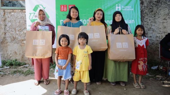 Terkumpul dari Recycle Box di Penjuru Indonesia, UNIQLO Sumbangkan 5 Ribu Pakaian kepada yang Membutuhkan