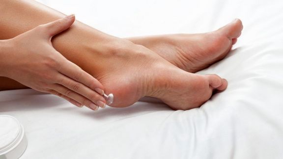 Beauty Jangan Insecure Punya Kaki Pecah-pecah, Ini 5 Rekomendasi Foot Cream untuk Mengatasinya!