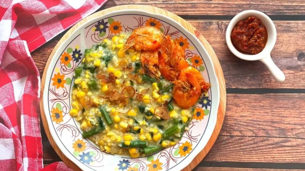 Resep Barobbo, Bubur Jagung khas Bugis, Sajikan dengan Udang Goreng dan Sambal Tumis Nikmat Banget!