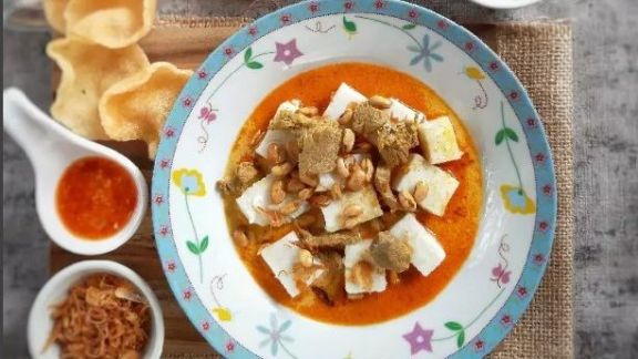 Kreasi Spesial Iduladha, Resep Lontong Kari Sapi Khas Bandung, Bumbunya Gurih dan Seger Banget Moms!