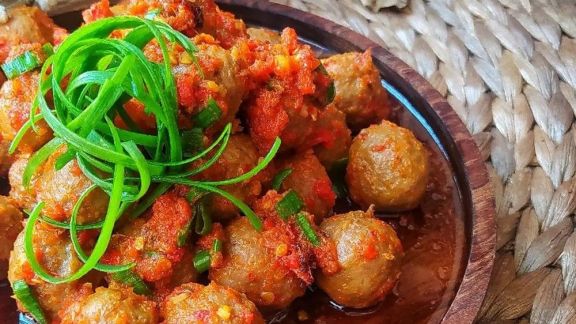 Resep Bakso Mercon Gak Terlalu Pedes, Makan Bareng Keluarga ketika Weekend Dijamin Bikin Nagih