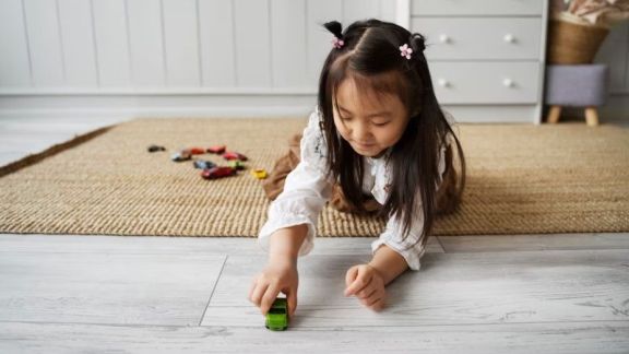 5 Tips saat Anak Melakukan Aktivitas Floor Time ala Psikolog Pritta Tyas, Dijamin Bisa Stimulasi Kekuatan Otot Anak!