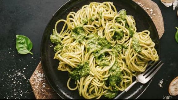 Resep Spaghetti Saus Pesto, Ide Bekal Anak yang Gampang Bikinnya, Cuss Praktekin Moms!