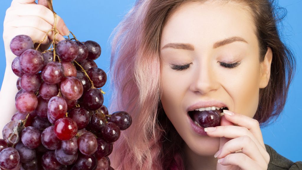 Catat Beauty! Viral Diet Fruitarian Metode Menurunkan Berat Badan Cuma Makan Buah, Simak Bahayanya untuk Kesehatan Yuk!